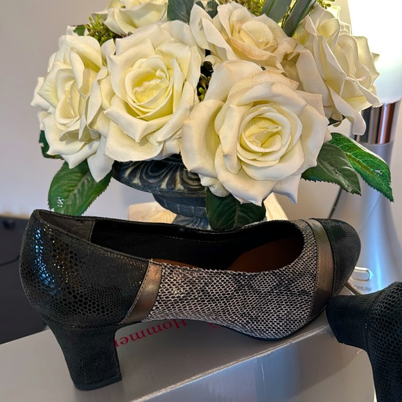 ROS HOMMERSON 10.5 W Black Python Lizard Print/Pewter Metallic Leather Pump - Picture 4 of 7